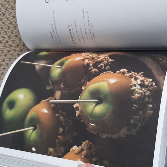 Sweet Cravings Cookbook massive size over 580 pages - Picture 16 of 17